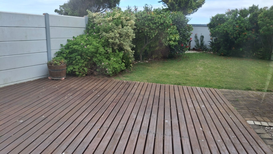 3 Bedroom Property for Sale in Boggomsbaai Western Cape